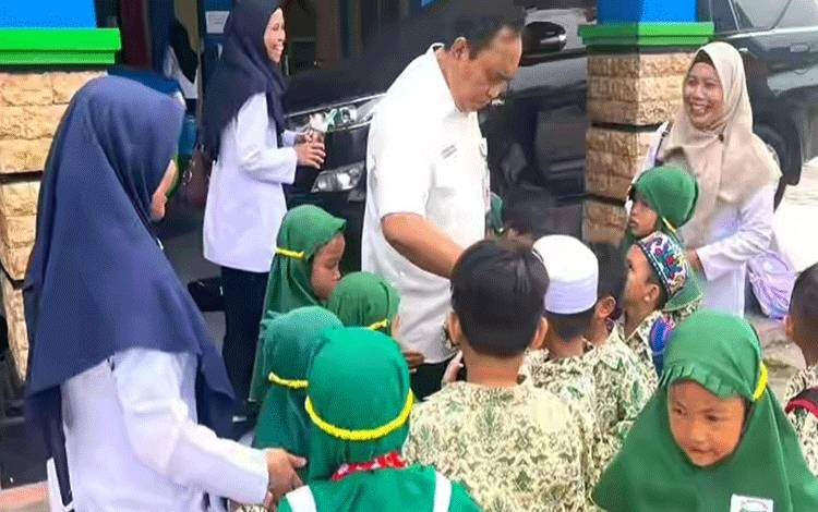 Peserta Didik TK ABA 3 Selat Rekreasi Edukasi ke Disarpustaka?