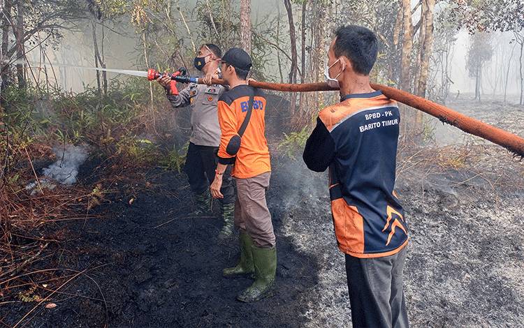 Tim Gabungan Masih Berjibaku Padamkan Dua Titik Karhutla di Bartim