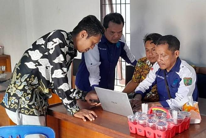 Diskominfosantik Barito Timur Bina KIM di Desa Netampin