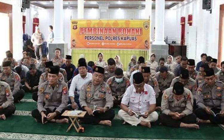 Personel Polres Kapuas Ikuti Binrohtal, ini Tujuannya