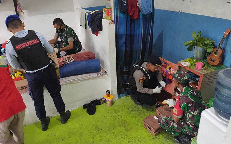 Lapas Sukamara Geledah Kamar dan Tes Urin Warga Binaan