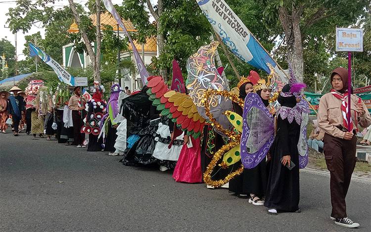 63 Peserta Ramaikan Pawai Pembangunan Sukamara 2023?