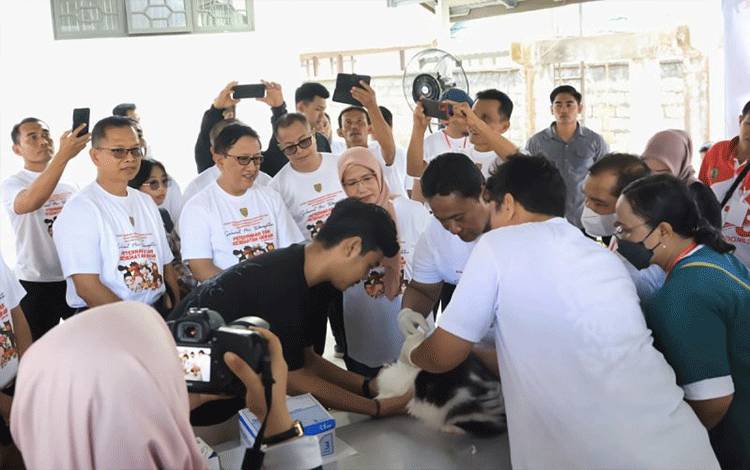 Pemprov Kalteng Vaksinasi Rabies Hewan Peliharaan Masyarakat, Wagub: Dukung Kesehatan Hewan