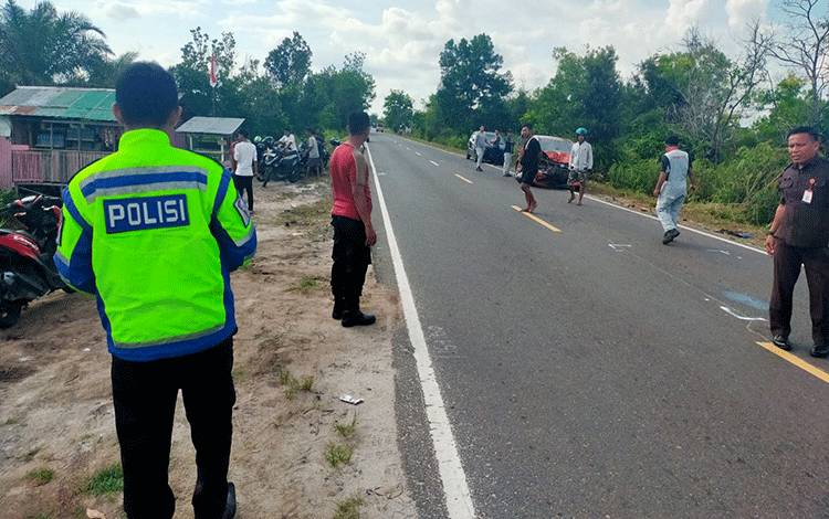 Pengendara Motor di Palangka Raya Tewas Karena Masuk Jalur Berlawanan hingga Tertabrak Mobil