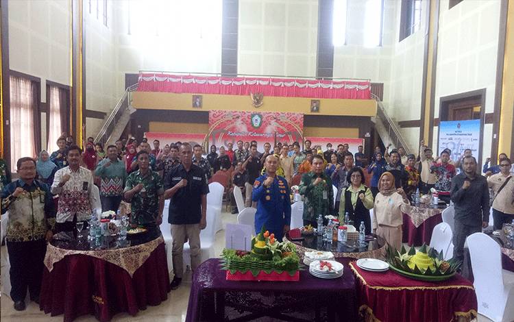 Puncak Acara HUT PWI Kotim ke-31 Ditutup dengan Potong Tumpeng