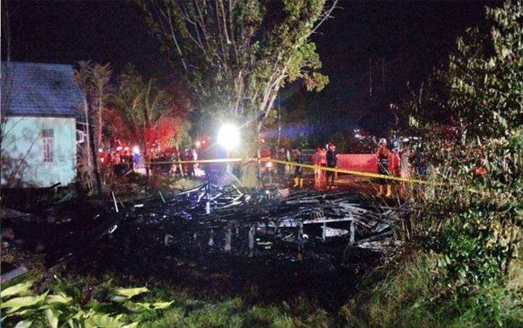 Sebuah Rumah di Jalan Garuda Selat Barat Ludes Terbakar