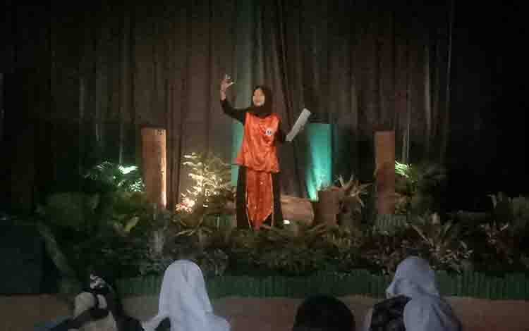 Lomba Membaca Puisi, Museum Kayu Sampit Bak Panggung Teater