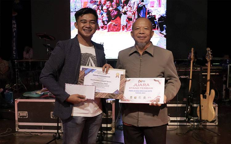 Dinas Pendidikan Raih Penghargaan Stand Terbaik Seruyan Expo 2023