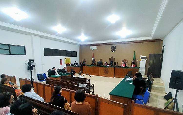 Eksepsi Mantan Bupati Kapuas dan Istri Tidak Diterima, Hakim Lanjutkan ke Pokok Perkara?