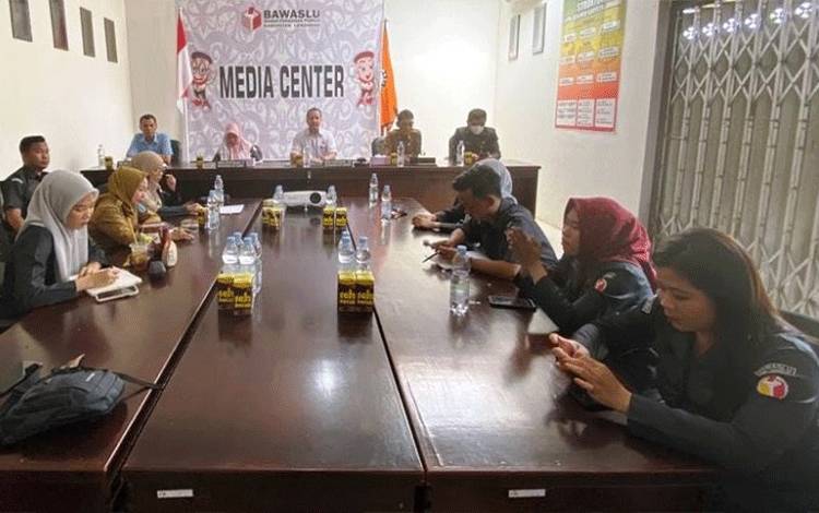Bawaslu Lamandau Perkuat Pemahaman Panwascam dan PKD