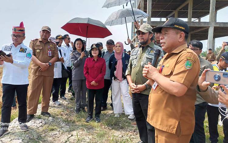 Asisten Adum Setda Kalteng Tinjau Food Estate Bersama DPD RI
