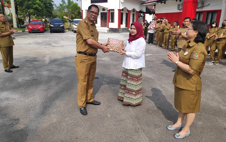 Dislutkan Kalteng Silaturahmi Lepas Pegawai Purnatugas  ?