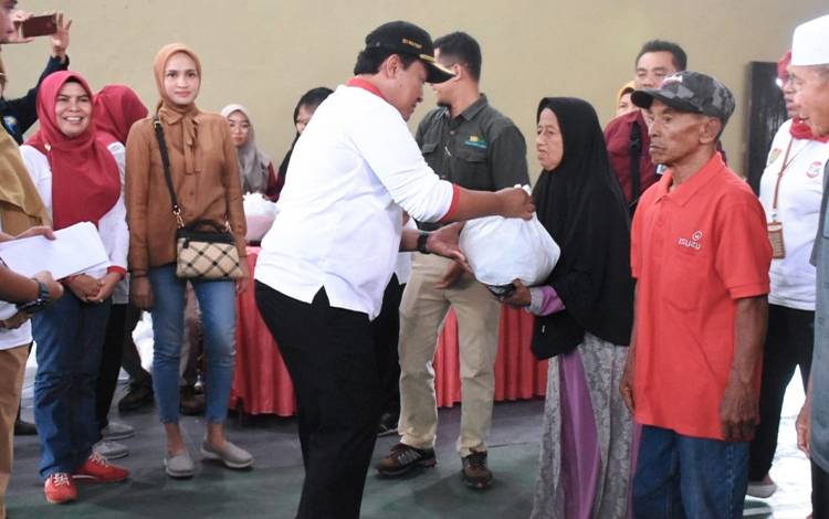 Pemprov Kalteng Ringankan Beban Masyarakat Melalui Pasar Murah