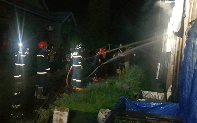 Kios Sayur dan Sembako di Palangka Raya Terbakar