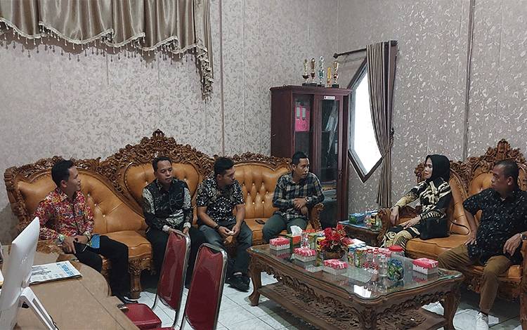 Sekretariat DPRD Kapuas Terima Kunker Dewan HSS