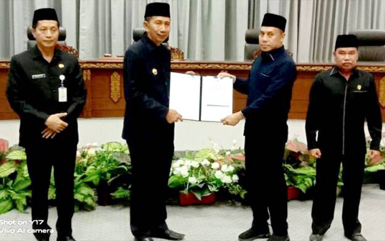 Bupati Barito Utara Sampaikan Jawaban atas Pemandangan Umum Fraksi DPRD