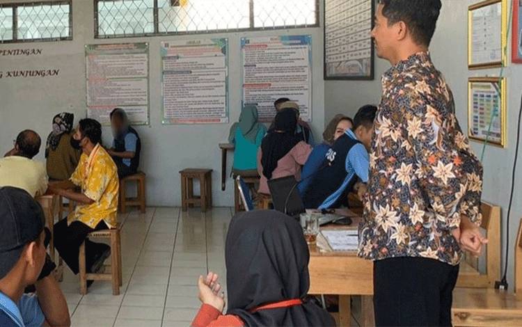 Pegawai Rutan Kapuas Awasi Ketat Kunjungan Keluarga WBP