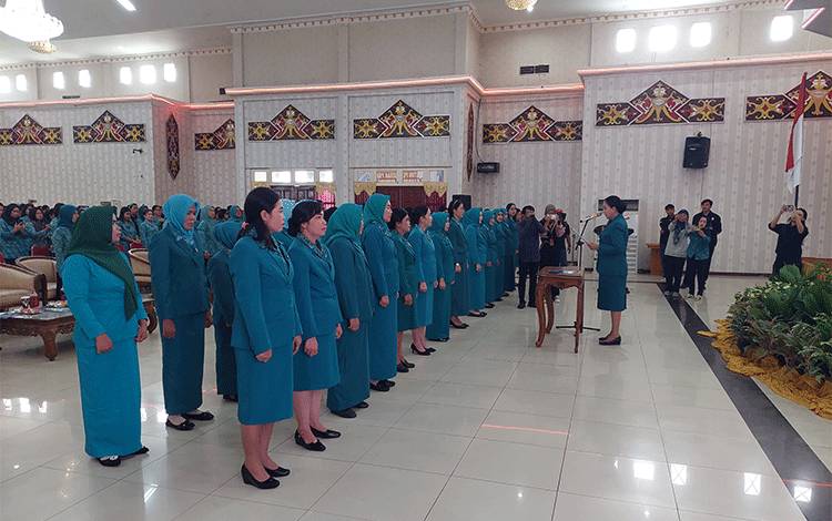 Lantik TP-PKK Kecamatan dan Desa, Ini Kata Lynda Kristiane Perdie