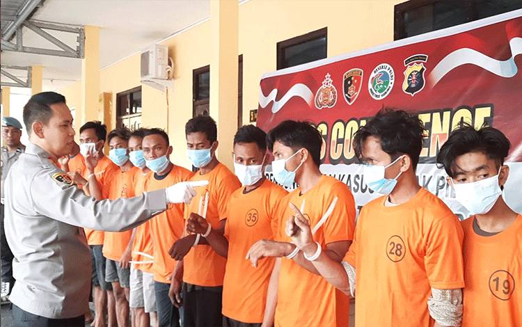 6 dari 12 Tersangka Penjarah Sawit Positif Narkoba