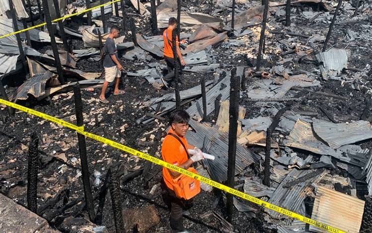 Tim Inafis Polresta Palangka Raya Olah TKP Kebakaran Mendawai