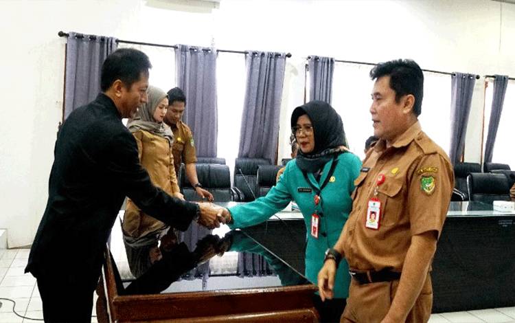 Sekda Hadiri Sertijab Eselon III Lingkup Setda Barito Utara