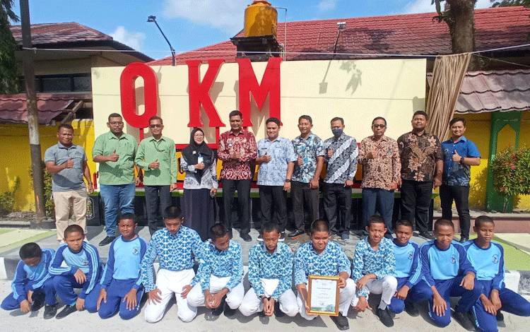 Dibangun CSR CBI Group, Camat Arsel Resmikan Icon Titik Nol Kilometer Pangkalan Bun