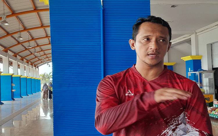 Tiga Helikopter Parkir di Bandara Tjilik Riwut Menangani Karhutla