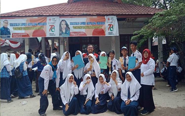 SMPN 2 Sampit Juara Umum PMR Tingkat Kabupaten