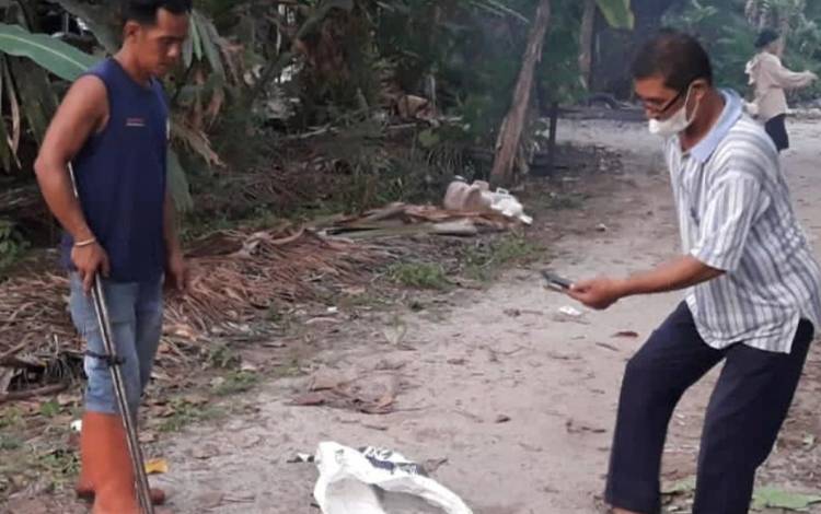 Ular Kobra Sepanjang Tiga Meter Hebohkan Warga Dulin Kandang