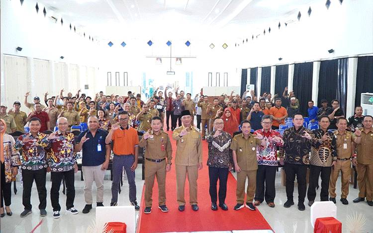 Bupati Sukamara Sebut Permintaan dan Produksi Udang Vaname Belum Imbang