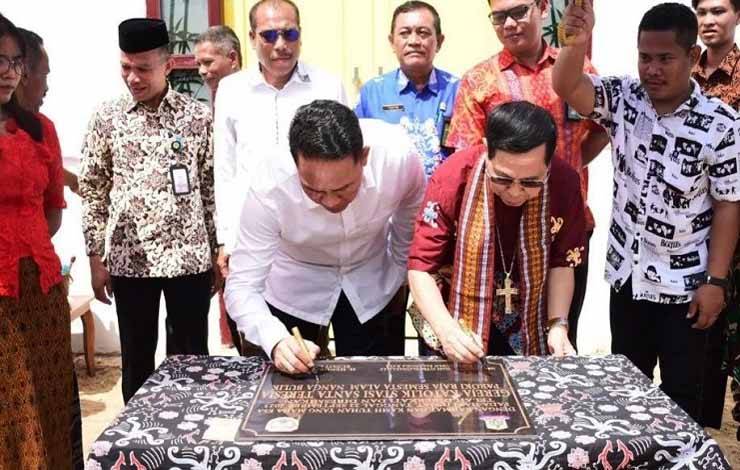 Bupati Lamandau Resmikan?Gereja Katolik Santa?Theresia