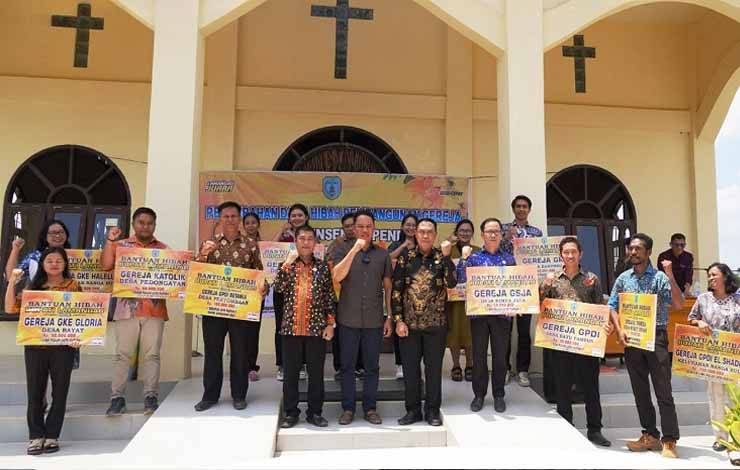 Hibah untuk FKAG Lamandau Disalurkan