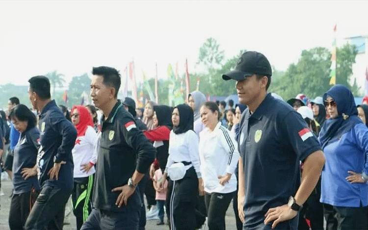 Pemkab Barito Utara Gelar Senam Massal dan Kemah Bakti Guru se-Barut