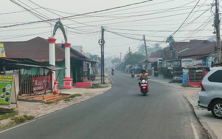 Minggu Pagi Kota Palangka Raya Diselimuti Kabut Asap