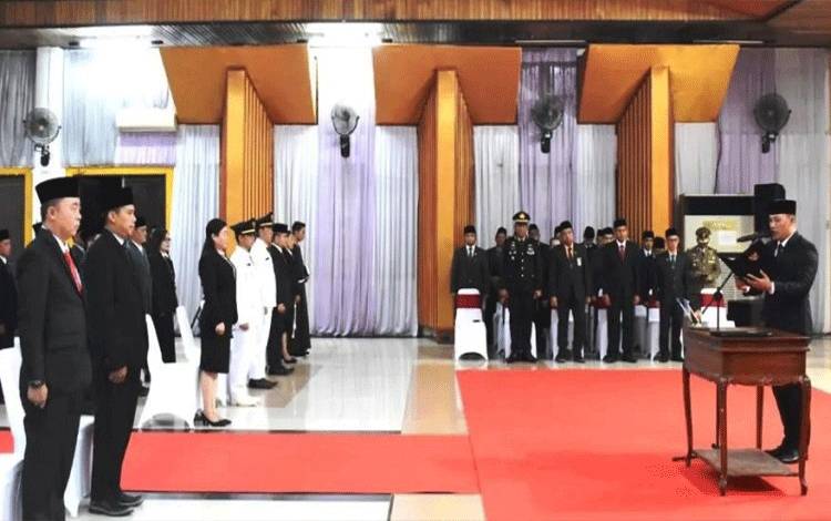 Di Pengujung Masa Jabatan, Bupati Lamandau Rombak Puluhan Pejabat