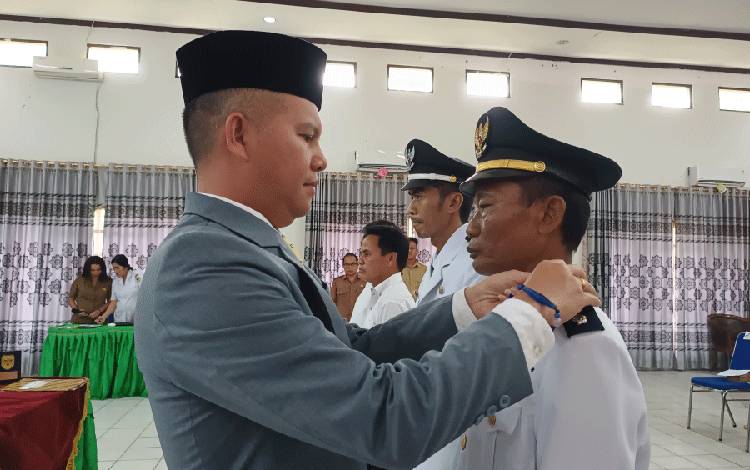 Bupati Gunung Mas Lantik 2 Pj Kades
