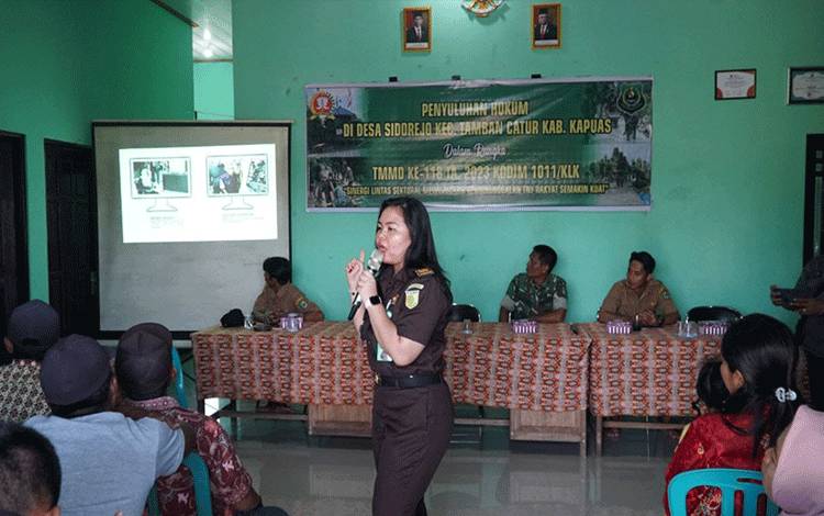 Satgas TMMD 118 Gandeng Kejaksaan Beri Penyuluhan Hukum di Desa Sidorejo