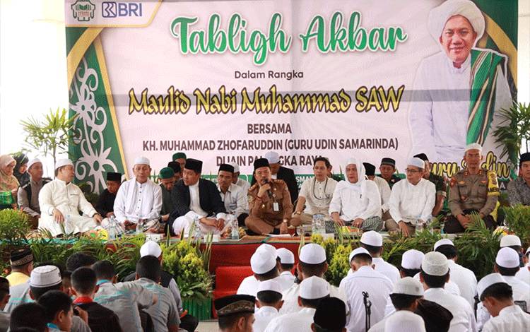 Sekda Kalteng Peringati Maulid Nabi Bersama KH M Zhofaruddin