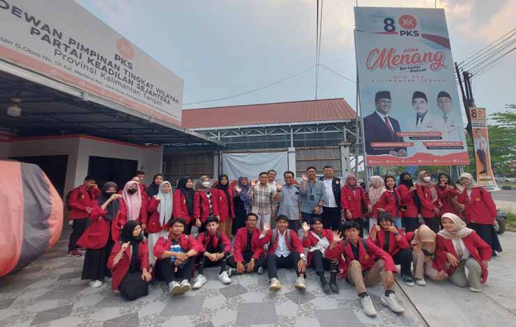 Mahasiswa Fisipol UMPR Belajar Ilmu Politik di PKS Kalteng