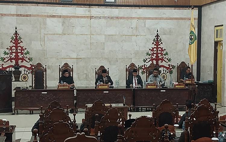 DPRD Kapuas Gelar Paripurna Penandatanganan Persetujuan Perda Tentang Perubahan APBD 2023