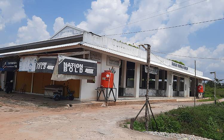 Sepi Pembeli, Pasar Sungai Bulin Ditinggal Pedagang