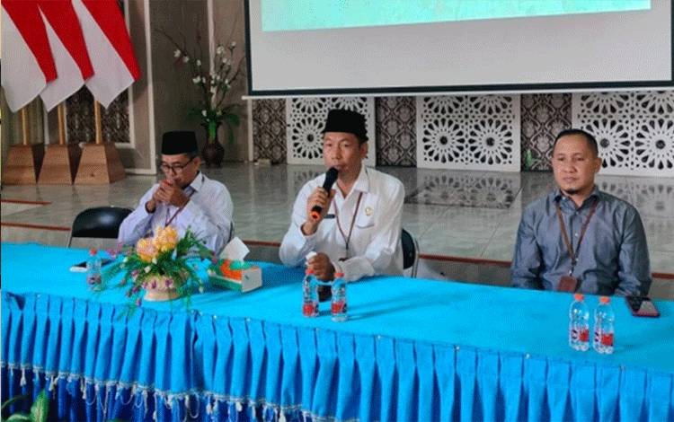 Kemenag Kapuas Gelar Pertemuan Dengan CJH Sampaikan Informasi Keberangkatan