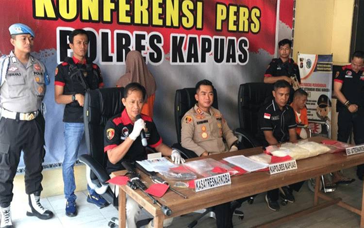 Ditemukan Tiga Senpi Rakitan dari DPO Kasus Narkoba yang Ditangkap Polres Kapuas
