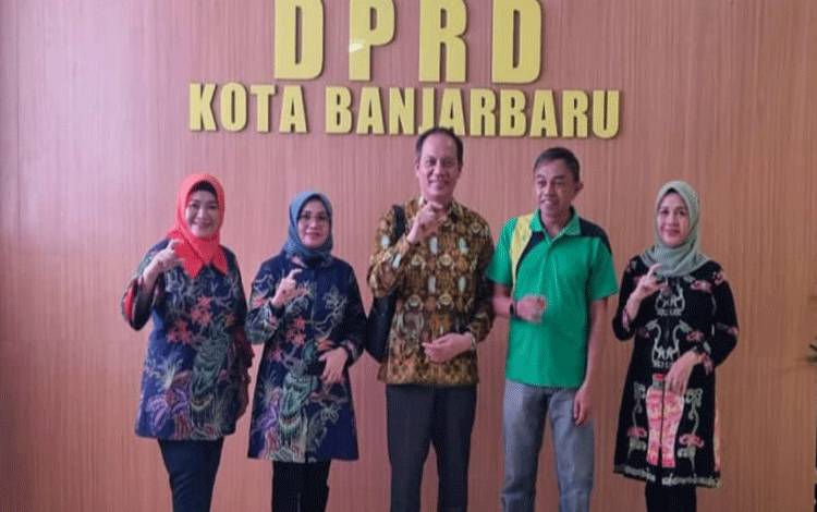 Legislator Palangka Raya Ajak Warga Bangga Pakai Batik Dayak