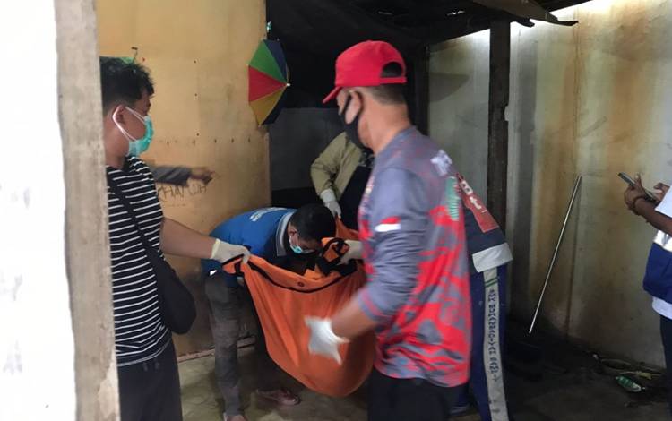 Seorang Pria Ditemukan Tidak Bernyawa Dalam Kamar