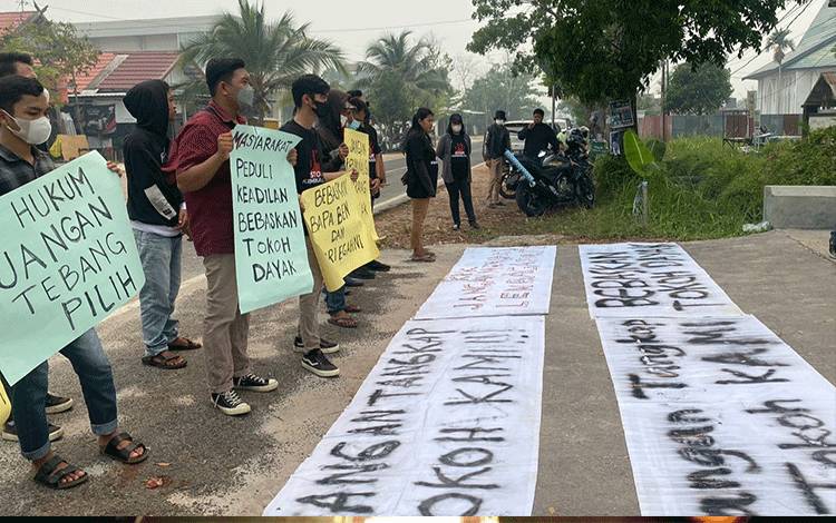 Persidangan Ben Brahim-Ari Egahni di Tipikor Palangka Raya Diwarnai Aksi Damai, ini Kata Koordinatornya