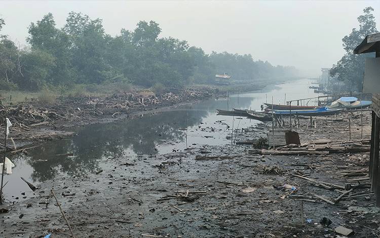 Sejak Juni Warga Kelurahan Kameloh Baru Kesulitan Air Bersih