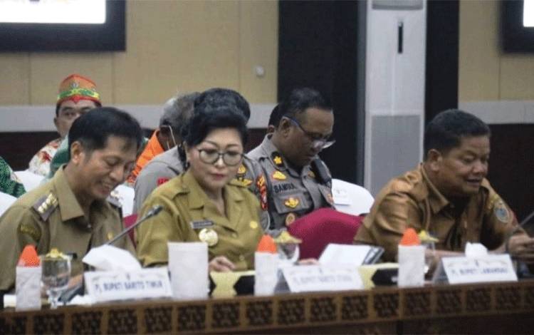 Pj Bupati Lamandau Hadiri Rakor Penanggulangan Karhutla