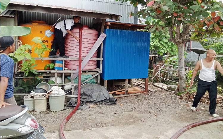 Jembatan Pipa Induk Runtuh, Perumda Tirta Barito Salurkan Air Bersih
