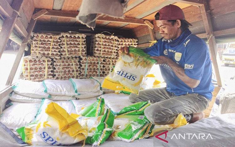 Bulog Kalteng Cegah Penjualan Beras SPHP di Atas HET Melalui 248 Mitra
